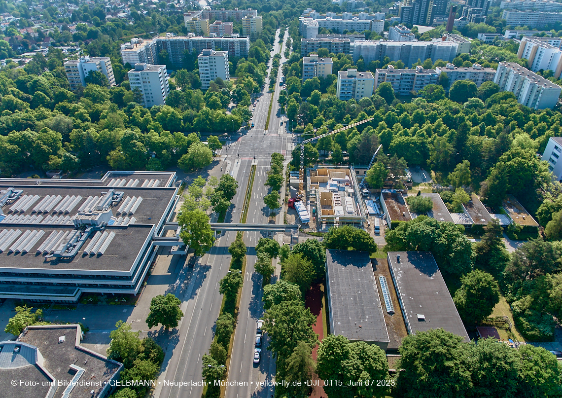 07.06.2023 - aktuelle Fotos von der »<strong><i>Baustelle zum Hort für Kinder</i></strong>« in Neuperlach in München